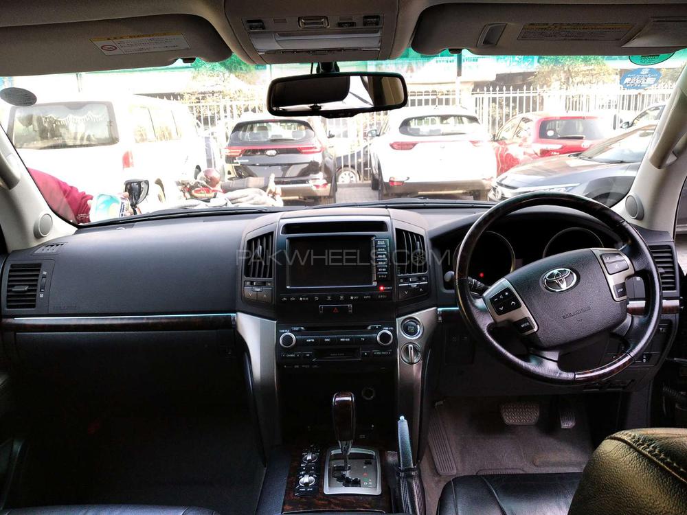Toyota Land Cruiser 2011 for Sale in Lahore Toyota Land Cruiser 2011 for Sale in Lahore Image-10