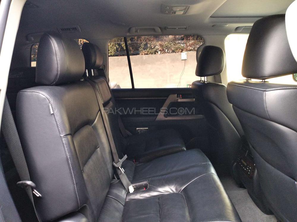 Toyota Land Cruiser 2011 for Sale in Lahore Toyota Land Cruiser 2011 for Sale in Lahore Image-12