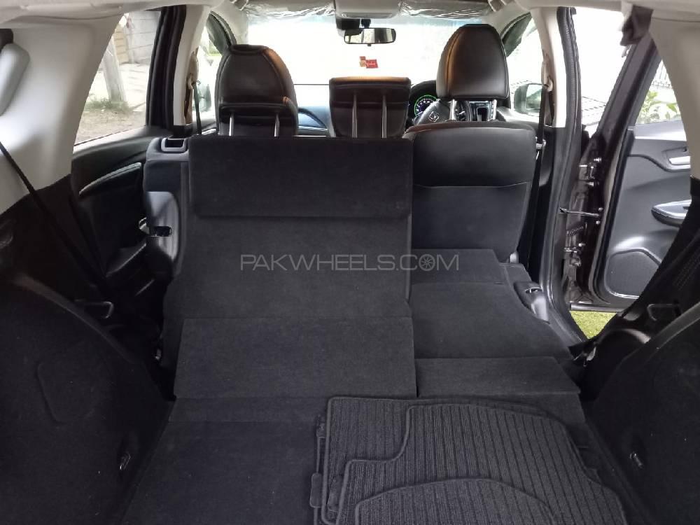 Honda Fit 2015 for Sale in Lahore Honda Fit 2015 for Sale in Lahore Image-8