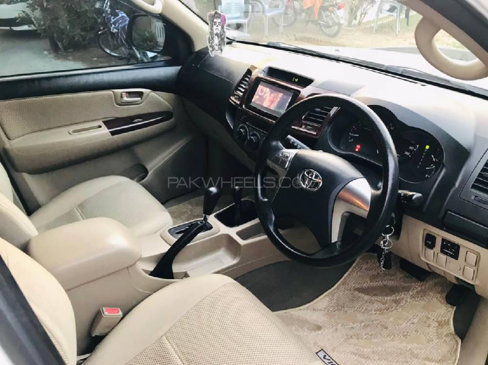 Toyota Hilux 2014 for Sale in Karachi Toyota Hilux 2014 for Sale in Karachi Image-5