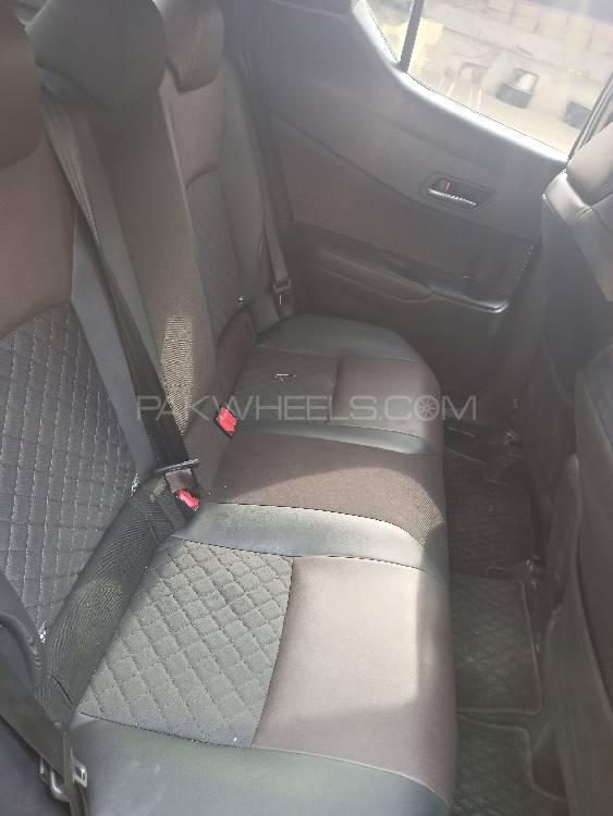Toyota C-HR 2017 for Sale in Islamabad Toyota C-HR 2017 for Sale in Islamabad Image-20