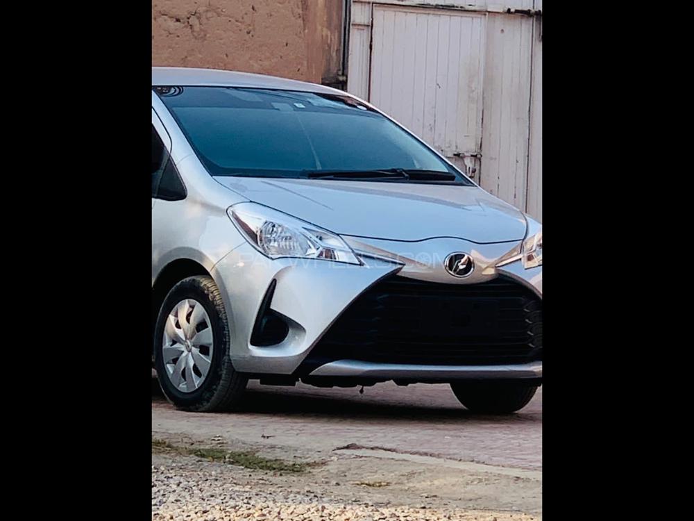 Toyota Vitz 2017 for Sale in Peshawar Image-1
