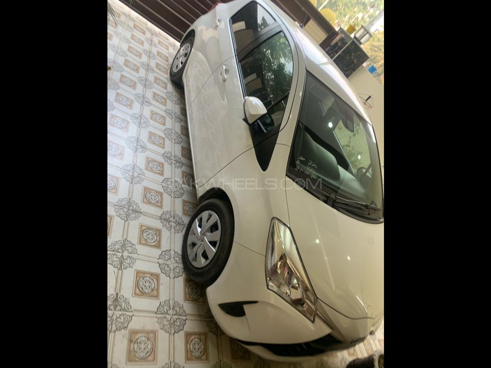 Toyota Vitz 2017 for Sale in Lahore Image-1