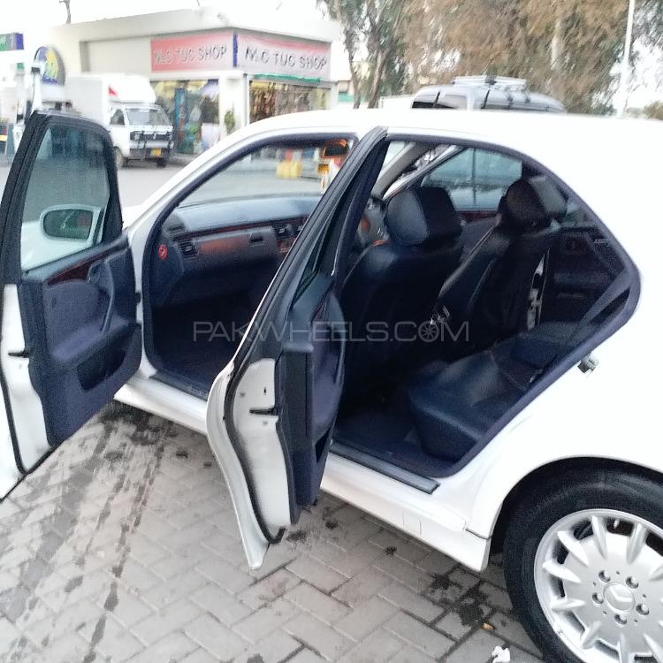 Mercedes Benz E Class 2000 for Sale in Rawalpindi Mercedes Benz E Class 2000 for Sale in Rawalpindi Image-7