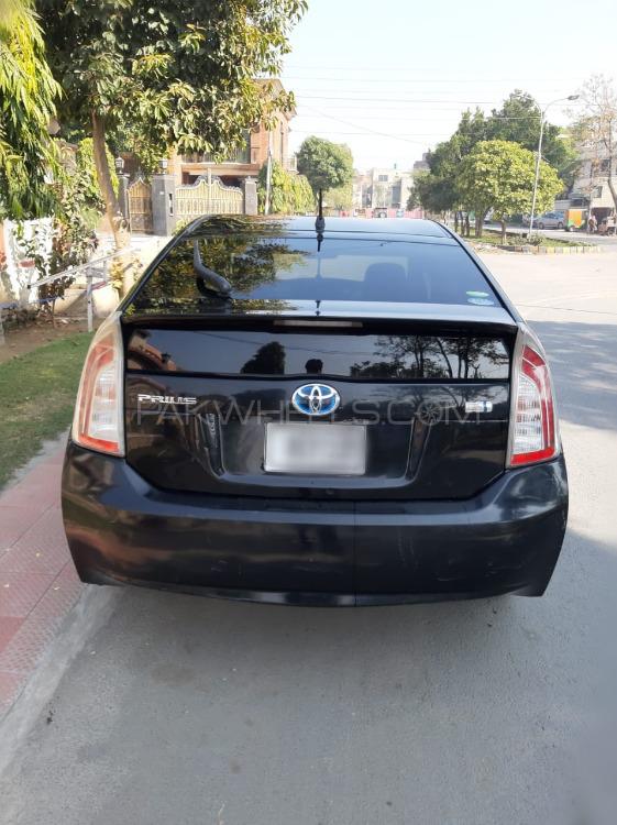 Toyota Prius 2017 for Sale in Lahore Image-1