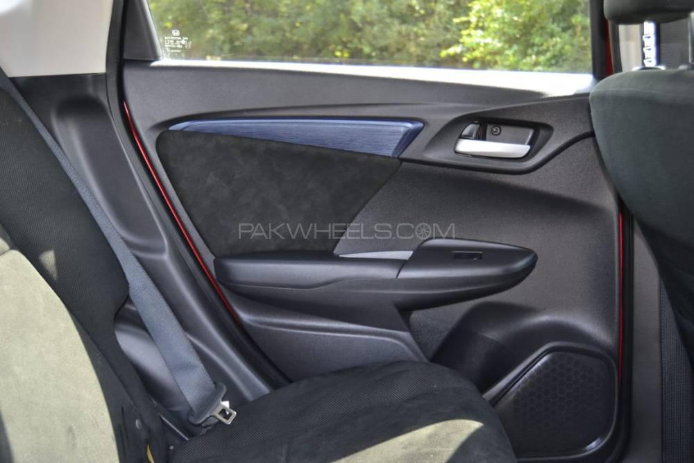 Honda Fit 2016 for Sale in Islamabad Honda Fit 2016 for Sale in Islamabad Image-5