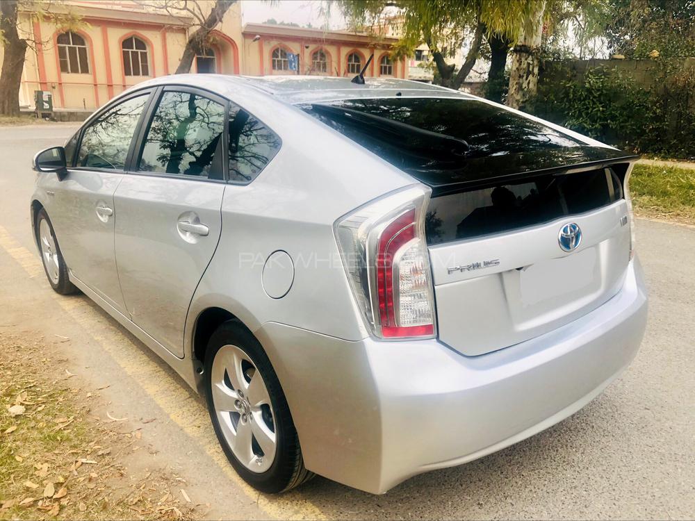 Toyota Prius 2014 for Sale in Islamabad Toyota Prius 2014 for Sale in Islamabad Image-3