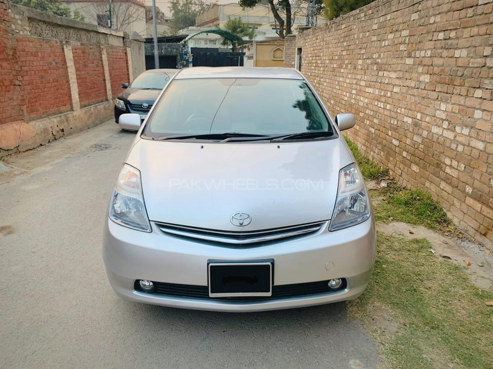 Toyota Prius 2010 for Sale in Peshawar Toyota Prius 2010 for Sale in Peshawar Image-2
