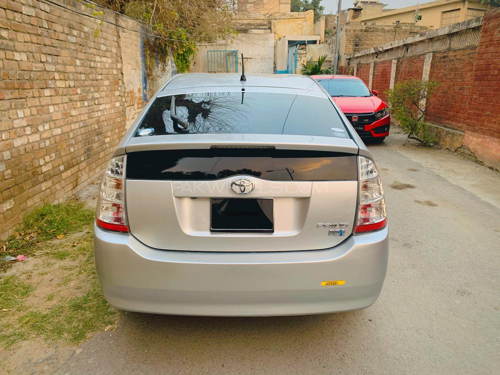 Toyota Prius 2010 for Sale in Peshawar Image-1