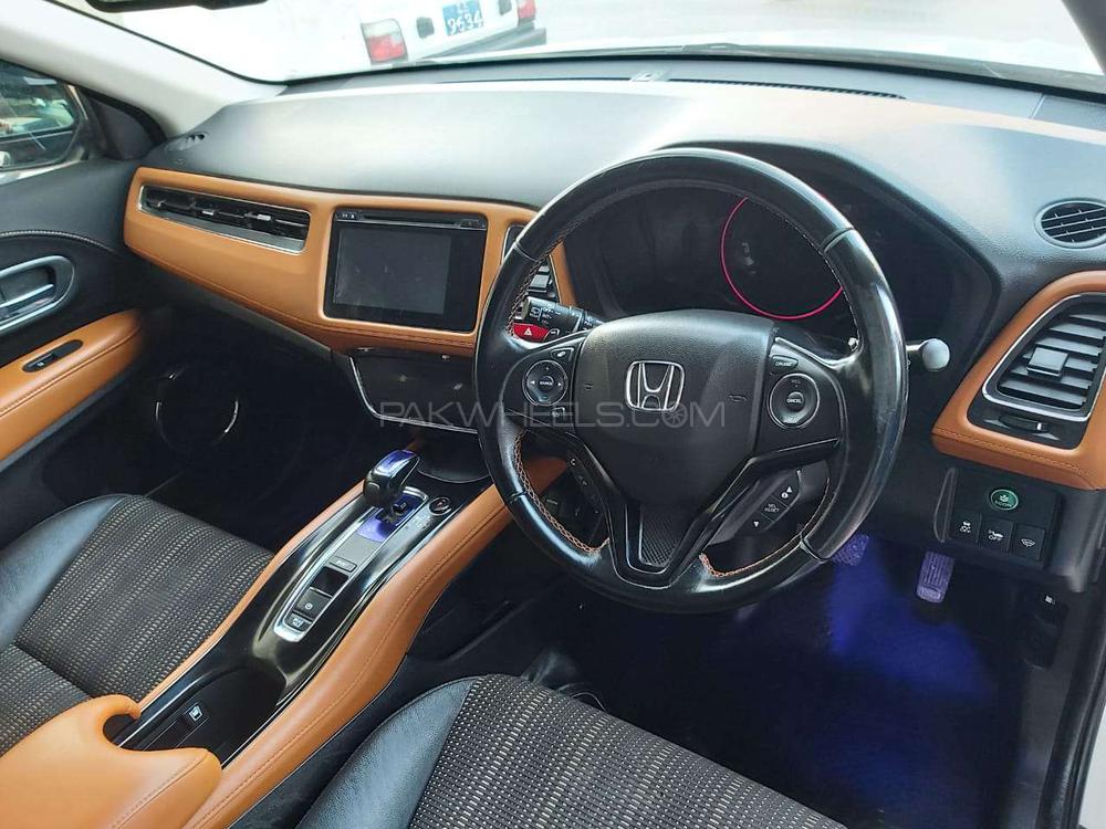 Honda Vezel 2015 for Sale in Multan Honda Vezel 2015 for Sale in Multan Image-4