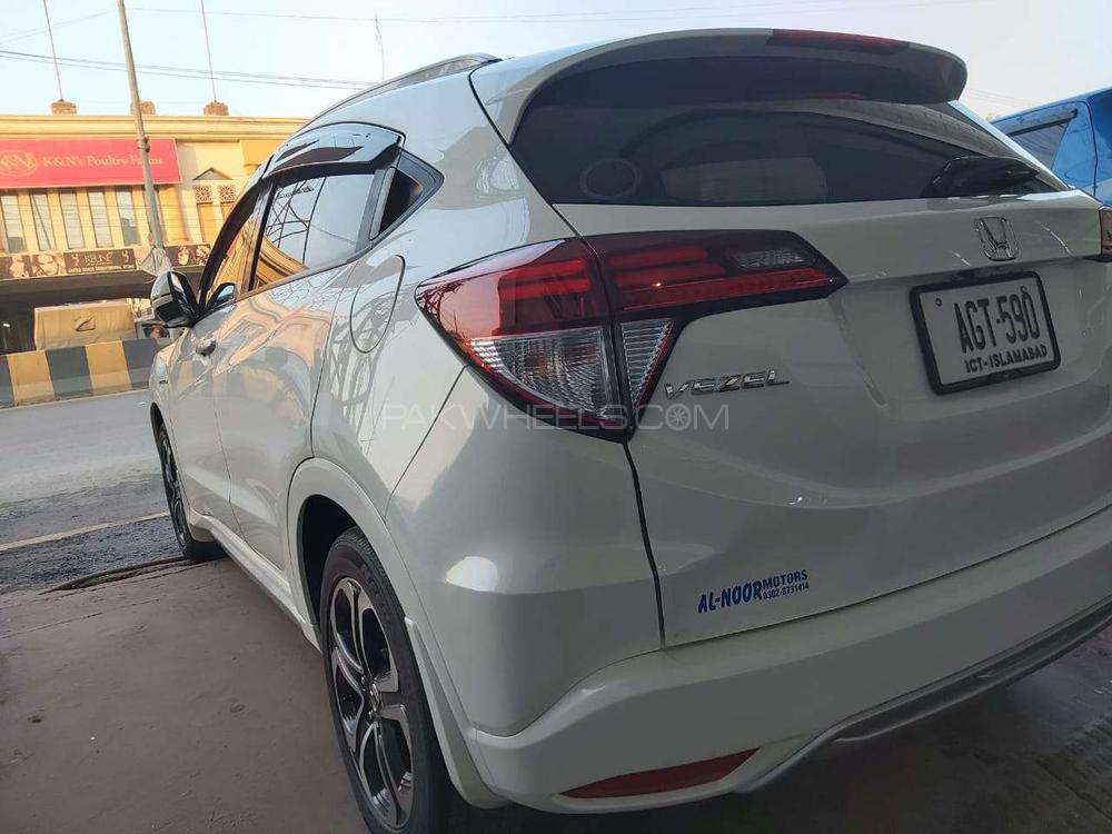 Honda Vezel 2015 for Sale in Multan Honda Vezel 2015 for Sale in Multan Image-7