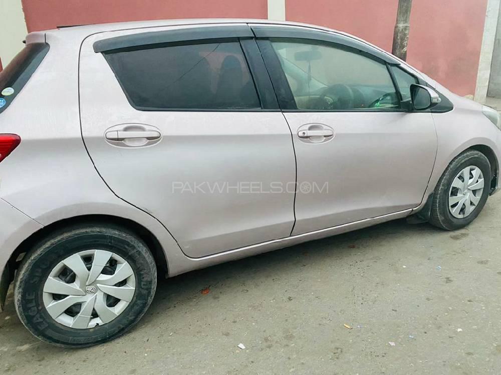 Toyota Vitz 2011 for Sale in Lahore Toyota Vitz 2011 for Sale in Lahore Image-4