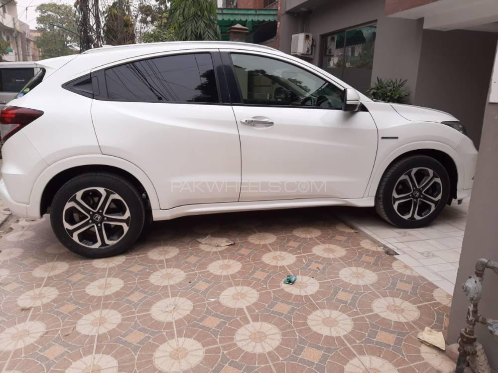 Honda Vezel 2014 for Sale in Lahore Honda Vezel 2014 for Sale in Lahore Image-6