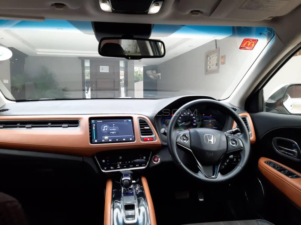 Honda Vezel 2014 for Sale in Lahore Honda Vezel 2014 for Sale in Lahore Image-13
