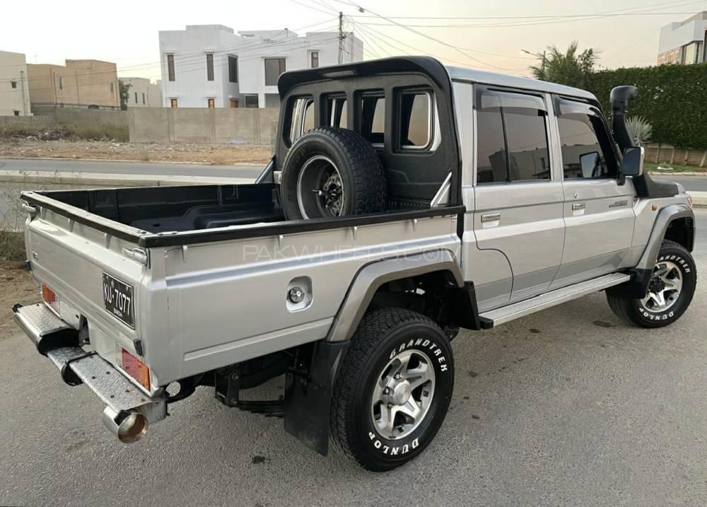 Toyota Land Cruiser 2014 for Sale in Karachi Toyota Land Cruiser 2014 for Sale in Karachi Image-8