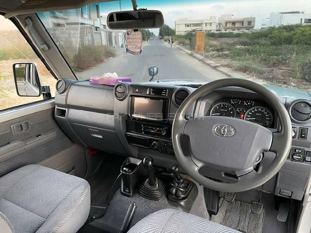 Toyota Land Cruiser 2014 for Sale in Karachi Toyota Land Cruiser 2014 for Sale in Karachi Image-13