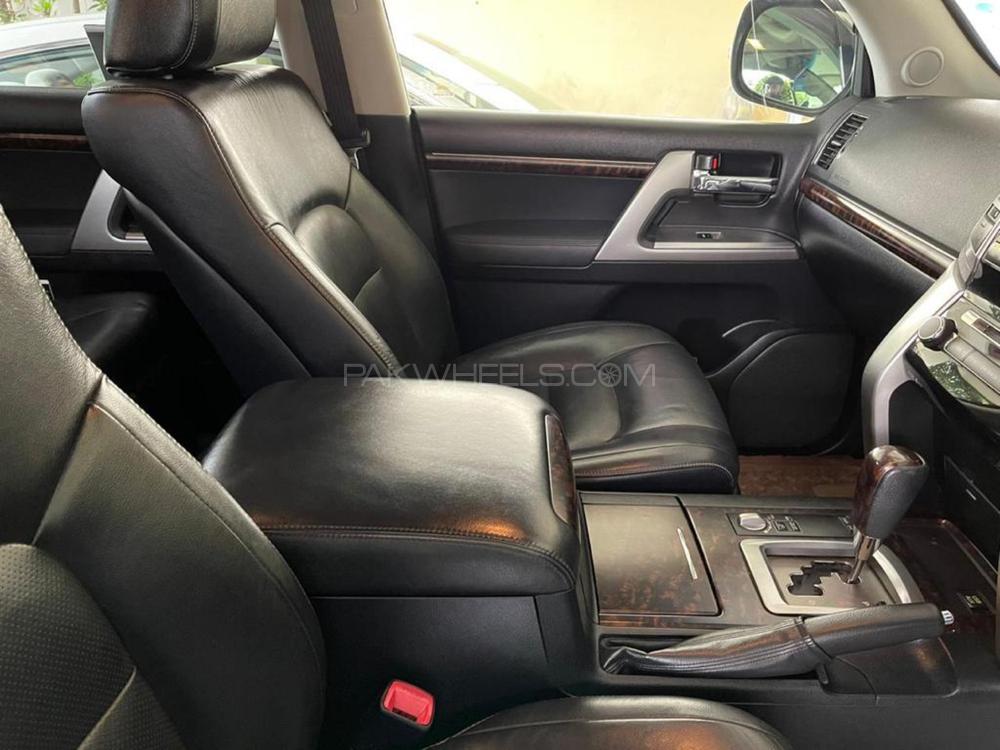 Toyota Land Cruiser 2012 for Sale in Lahore Toyota Land Cruiser 2012 for Sale in Lahore Image-2