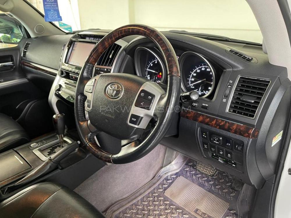 Toyota Land Cruiser 2012 for Sale in Lahore Toyota Land Cruiser 2012 for Sale in Lahore Image-10
