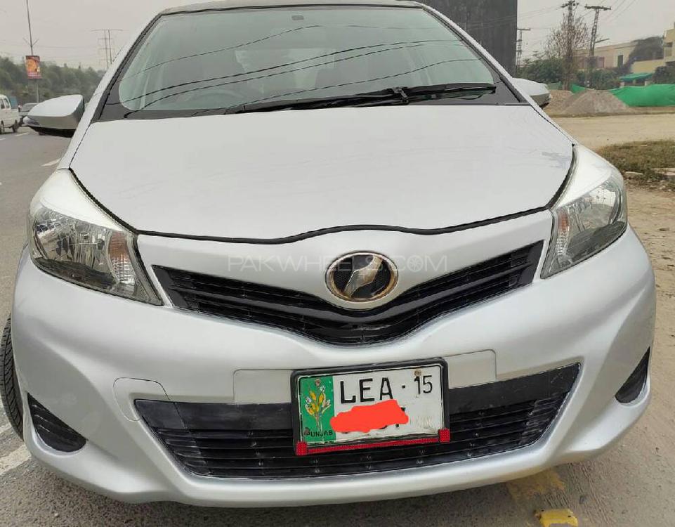 Toyota Vitz 2011 for Sale in Lahore Image-1