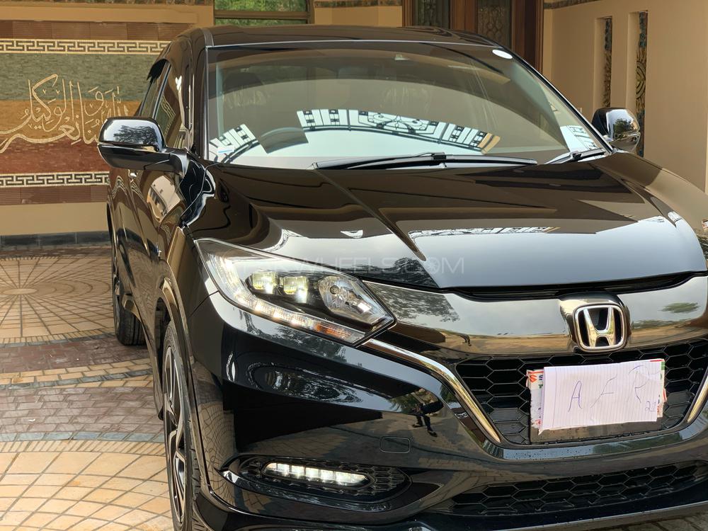 Honda Vezel 2016 for Sale in Lahore Image-1