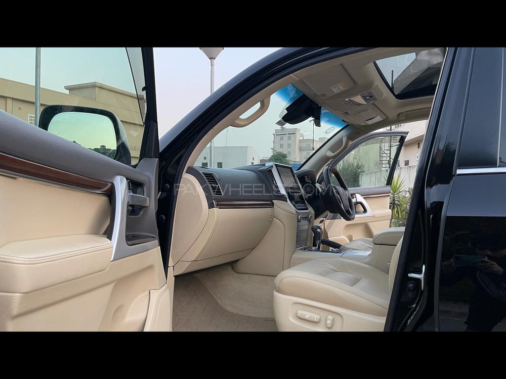 Toyota Land Cruiser 2016 for Sale in Islamabad Toyota Land Cruiser 2016 for Sale in Islamabad Image-14
