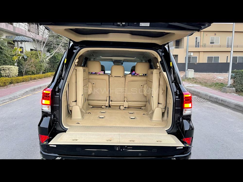 Toyota Land Cruiser 2016 for Sale in Islamabad Toyota Land Cruiser 2016 for Sale in Islamabad Image-15