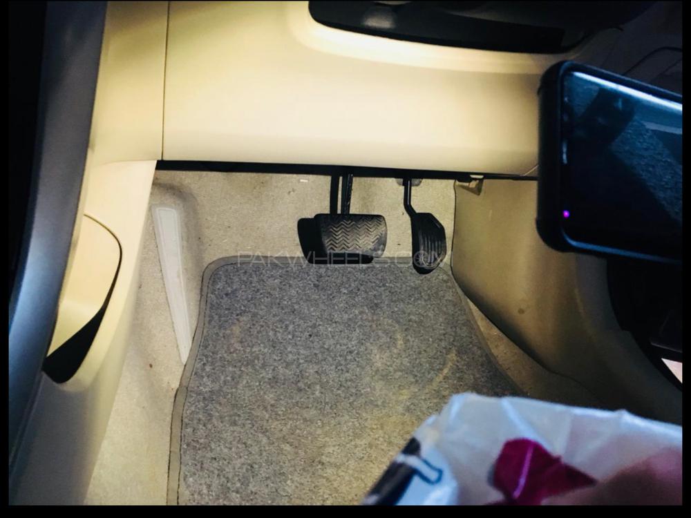 Toyota Corolla 2014 for Sale in Peshawar Toyota Corolla 2014 for Sale in Peshawar Image-4