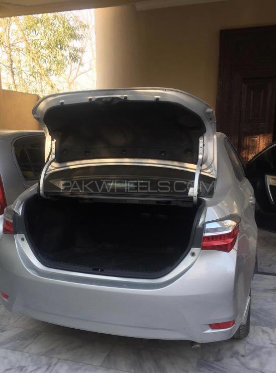 Toyota Corolla 2017 for Sale in Peshawar Image-1