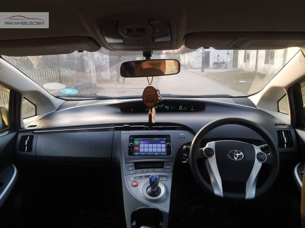 ٹویوٹا پریوس 2012 for Sale in لاہور ٹویوٹا پریوس 2012 for Sale in لاہور Image-6
