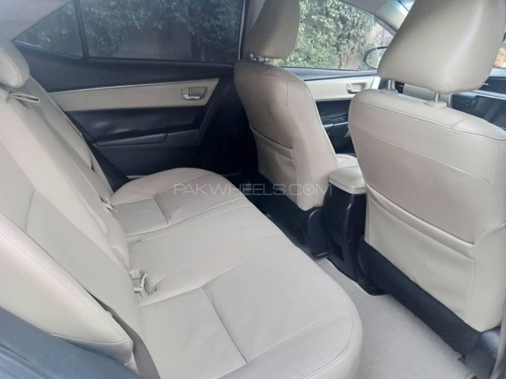Toyota Corolla 2015 for Sale in Lahore Toyota Corolla 2015 for Sale in Lahore Image-9