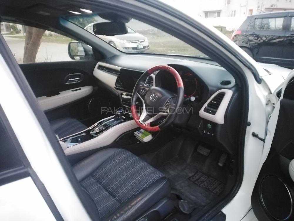 Honda Vezel 2015 for Sale in Lahore Honda Vezel 2015 for Sale in Lahore Image-4