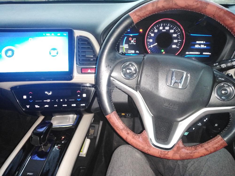 Honda Vezel 2015 for Sale in Lahore Honda Vezel 2015 for Sale in Lahore Image-7