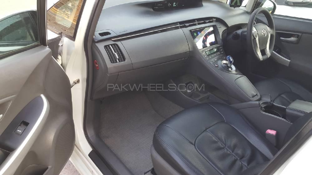 Toyota Prius 2011 for Sale in Lahore Toyota Prius 2011 for Sale in Lahore Image-11