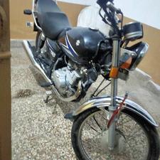 Suzuki GS 150 - 2013