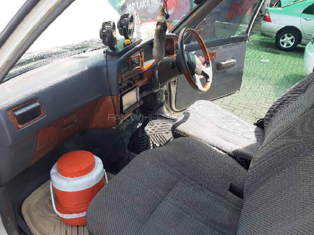 Toyota Pickup 1990 for Sale in Peshawar Toyota Pickup 1990 for Sale in Peshawar Image-9