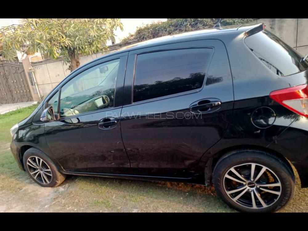Toyota Vitz 2013 for Sale in Lahore Toyota Vitz 2013 for Sale in Lahore Image-4