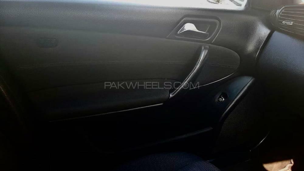 Mercedes Benz C Class 2005 for Sale in Islamabad Mercedes Benz C Class 2005 for Sale in Islamabad Image-9