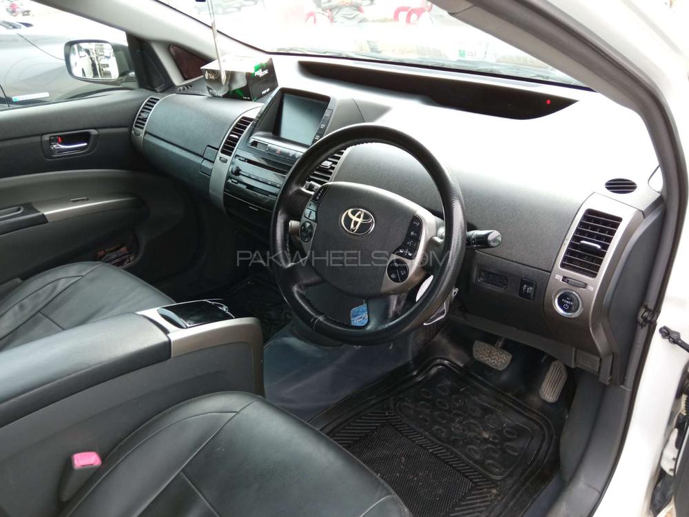 Toyota Prius 2010 for Sale in Rawalpindi Toyota Prius 2010 for Sale in Rawalpindi Image-7