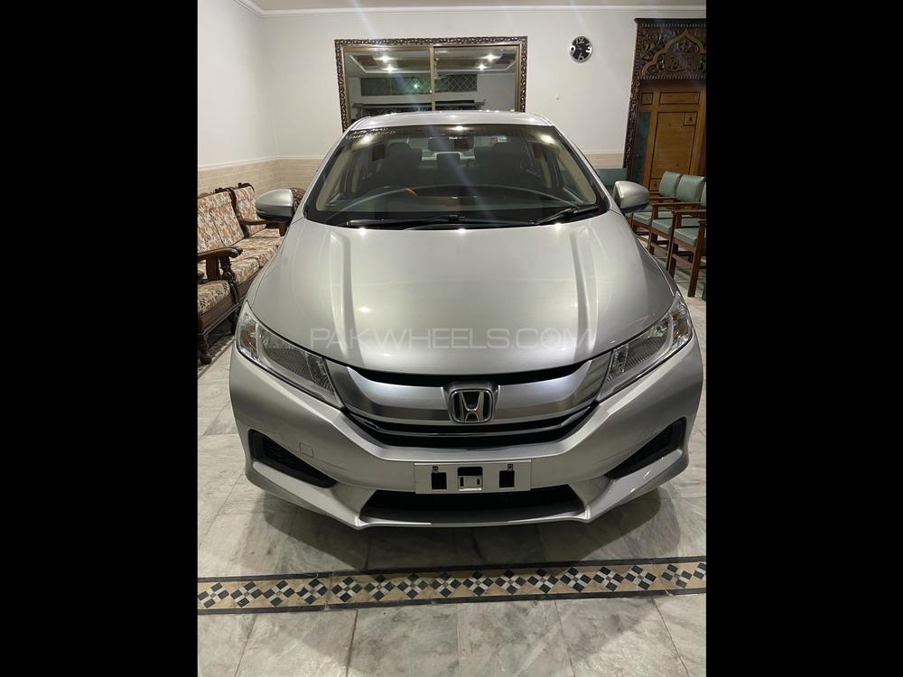 Honda Grace Hybrid 2017 for Sale in Islamabad Image-1