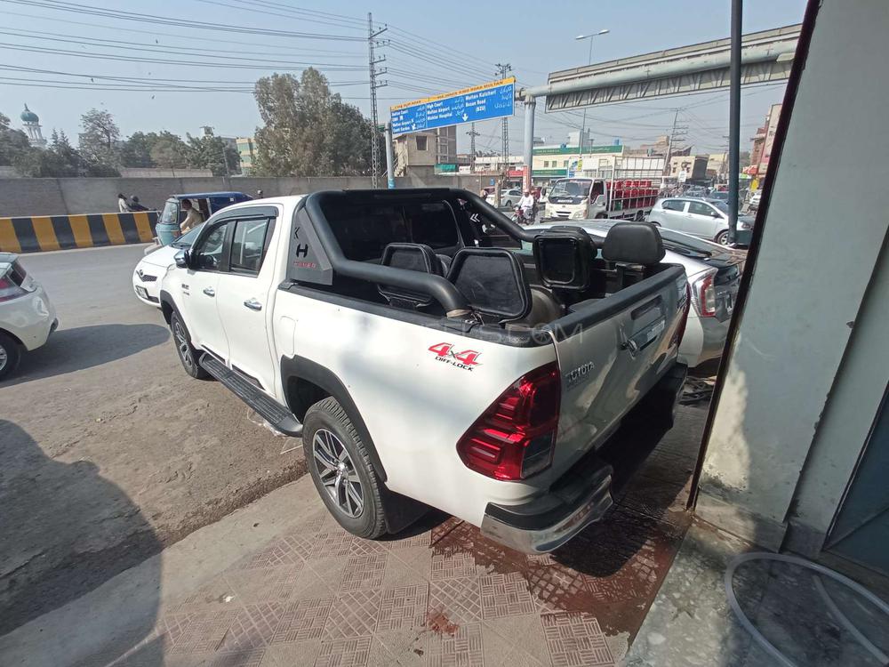 Toyota Hilux 2018 for Sale in Multan Toyota Hilux 2018 for Sale in Multan Image-10