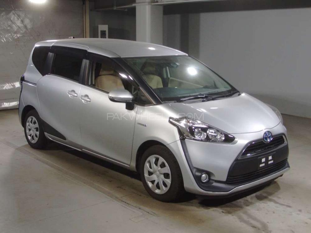 Toyota Sienta 2016 for Sale in Lahore Image-1
