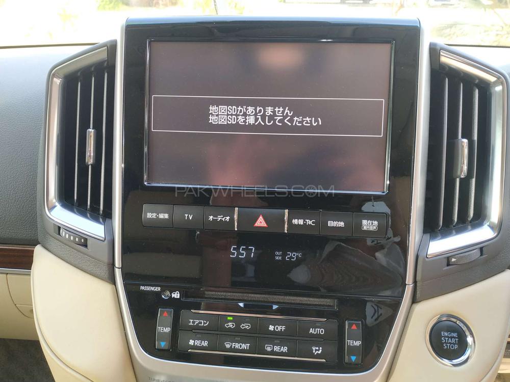 Toyota Land Cruiser 2016 for Sale in Karachi Toyota Land Cruiser 2016 for Sale in Karachi Image-6