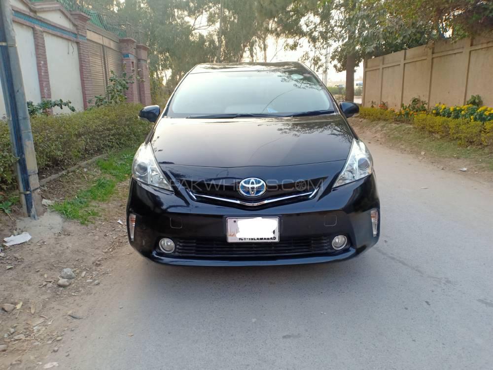 ٹویوٹا پریوس الفا 2013 for Sale in پشاور Image-1