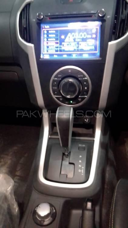 Isuzu D-Max 2020 for Sale in Karachi Isuzu D-Max 2020 for Sale in Karachi Image-7