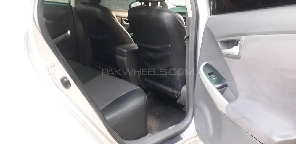 Toyota Prius 2010 for Sale in Peshawar Toyota Prius 2010 for Sale in Peshawar Image-5