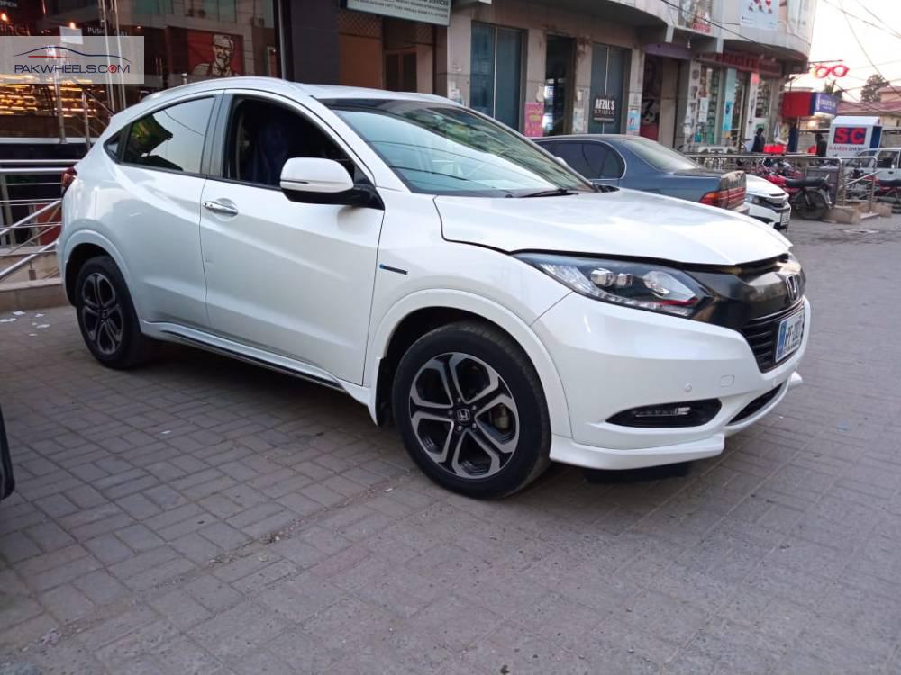 Honda Vezel 2016 for Sale in Islamabad Image-1