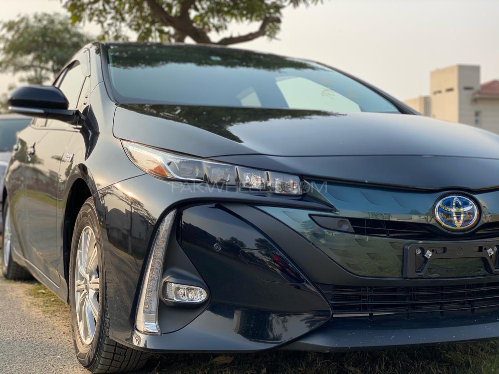 Prius 17 Price In Pak