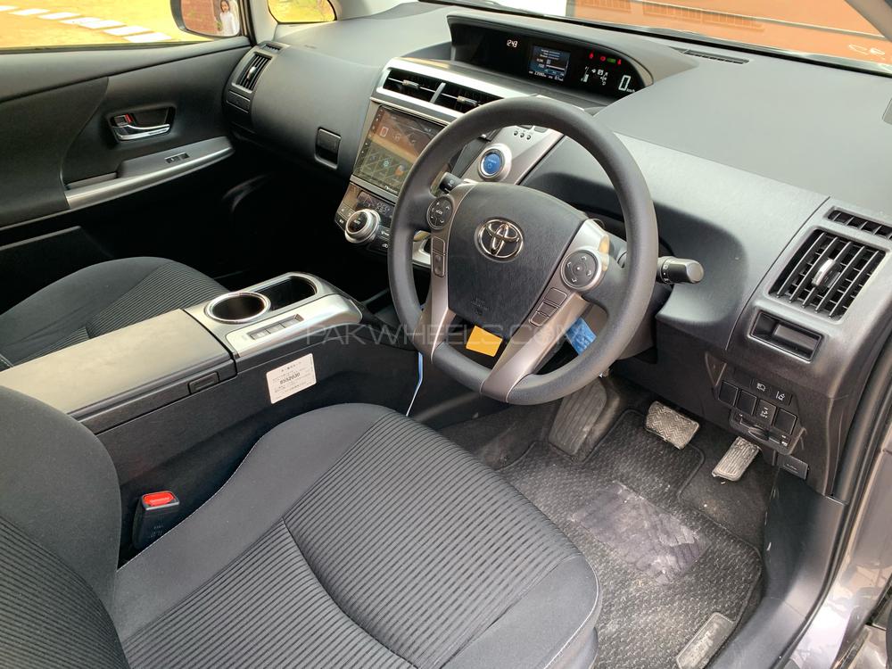 Toyota Prius Alpha 2018 for Sale in Islamabad Toyota Prius Alpha 2018 for Sale in Islamabad Image-8