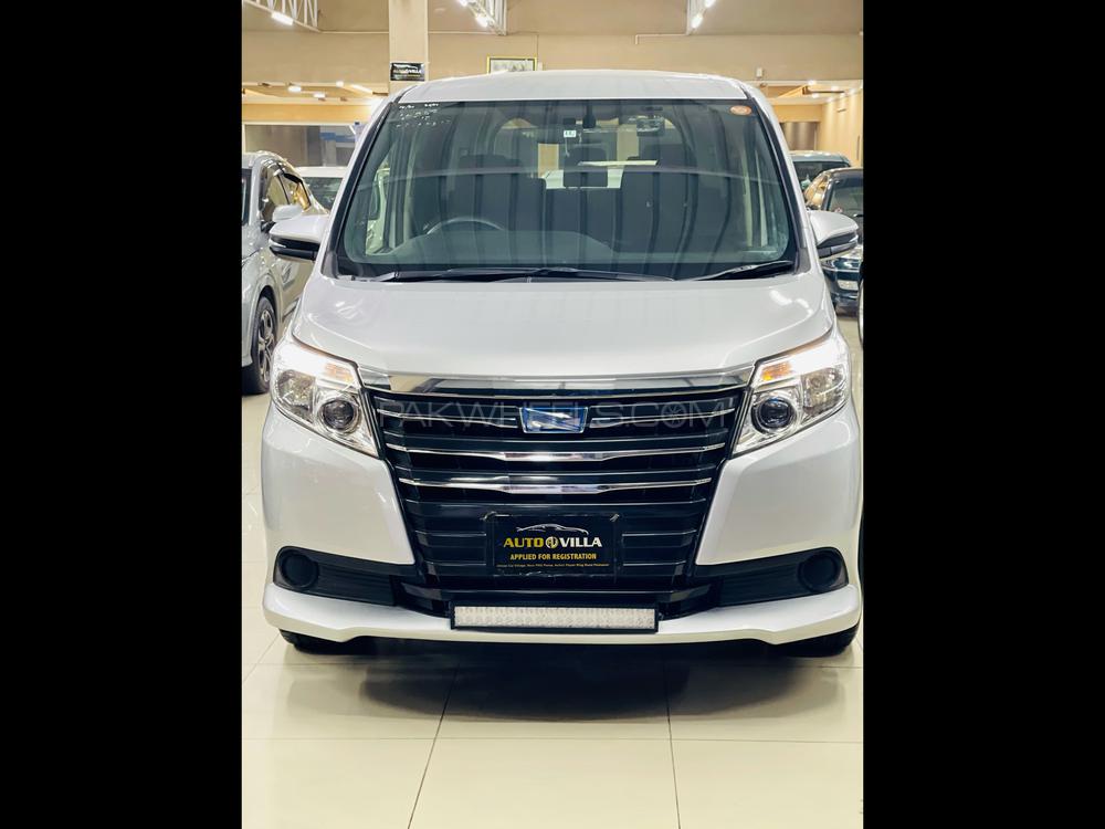 ٹویوٹا نوح 2014 for Sale in پشاور ٹویوٹا نوح 2014 for Sale in پشاور Image-2