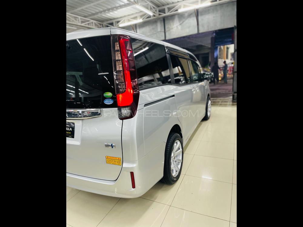 ٹویوٹا نوح 2014 for Sale in پشاور ٹویوٹا نوح 2014 for Sale in پشاور Image-7